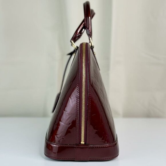 Louis Vuitton Burgundy Alma PM Bag with Classic Monogram Pattern - Picture 2 of 8